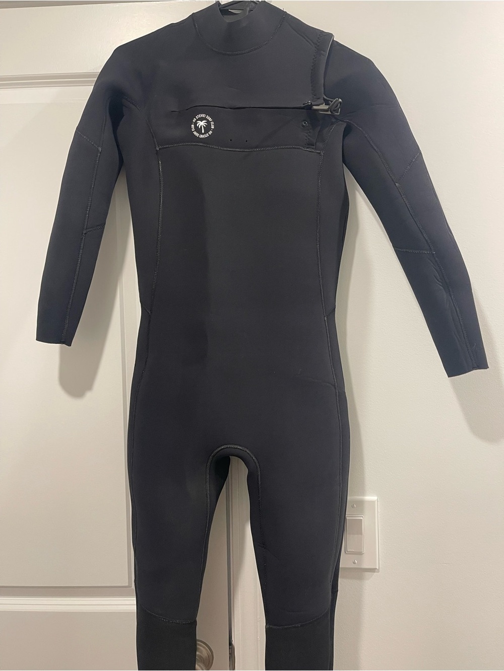 Women’s Black Long-Sleeve Chest-Zip Wetsuit - Performance Swim & Surfing